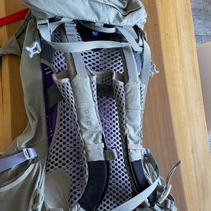 Osprey Small Women’s Aura 65 Hiking Backpack